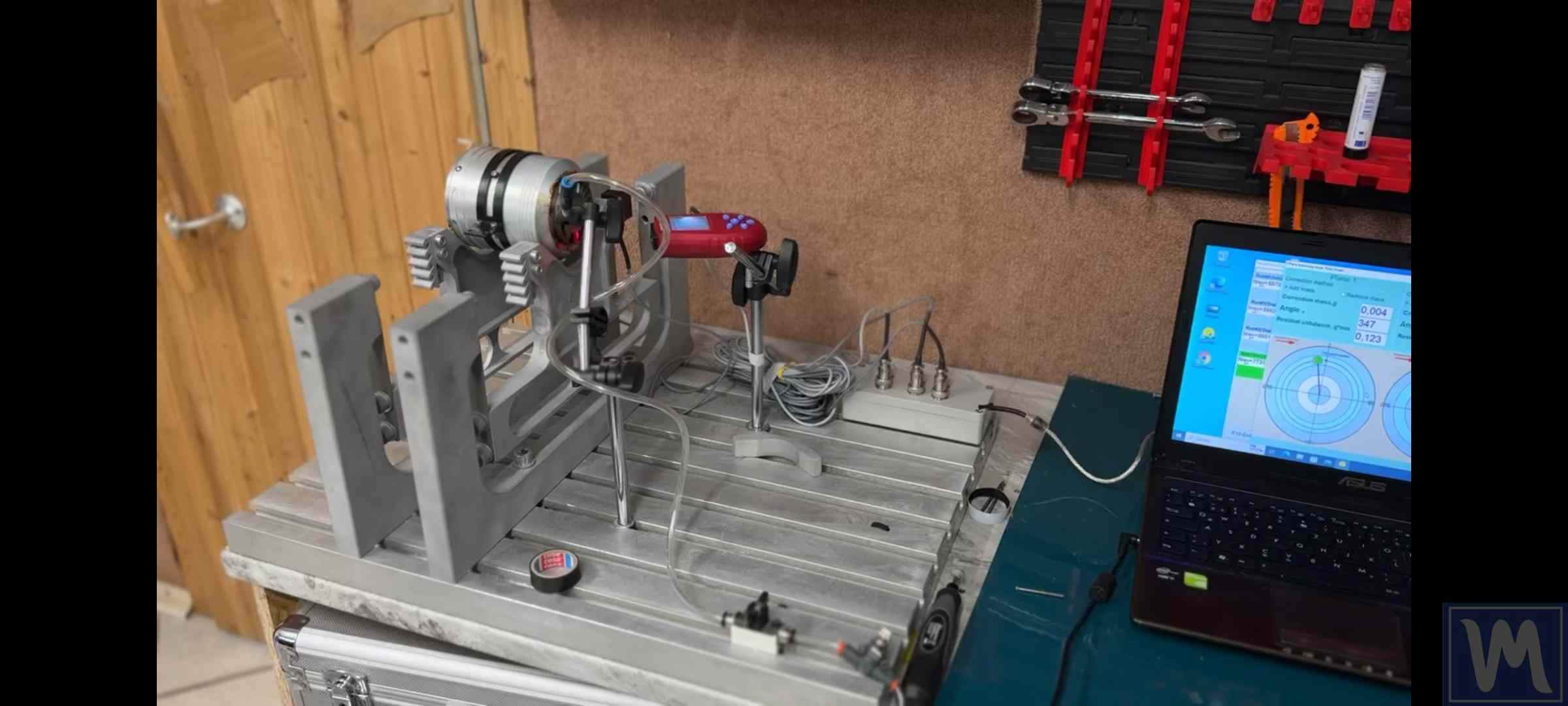 Auruturbiini rootor remonditöökoja tasakaalustamismasinal