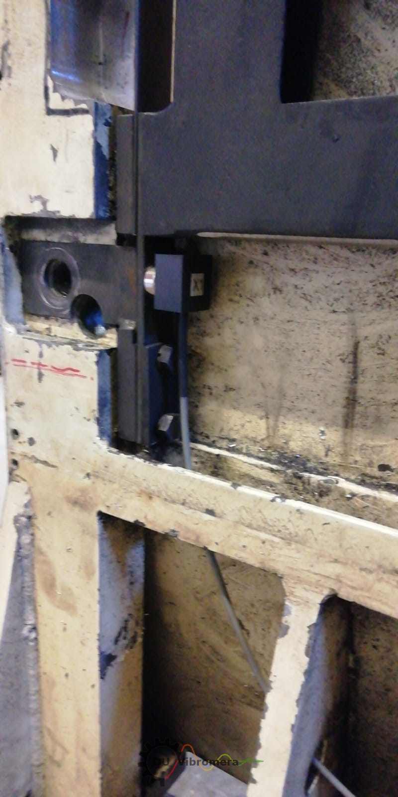 Lähivaade pehmete tugedega tasakaalustuspingi rulltoest.