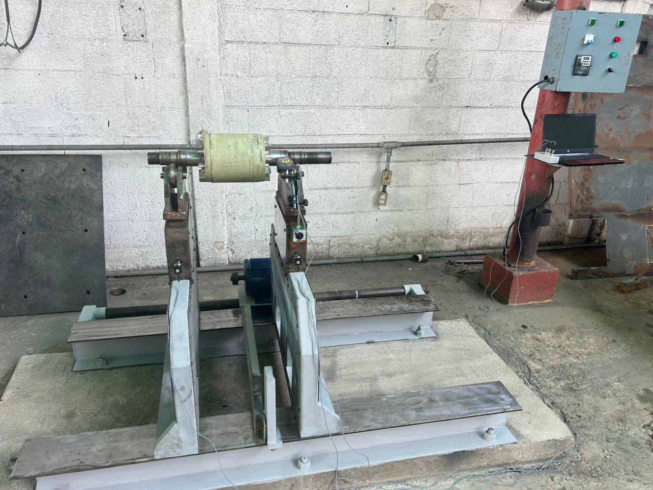 Teine vaade moderniseeritud alusest, mis tasakaalustab gaasiturbiini.